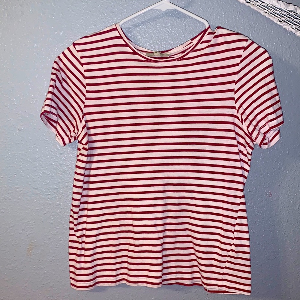 Zarah size S white and red striped shirt